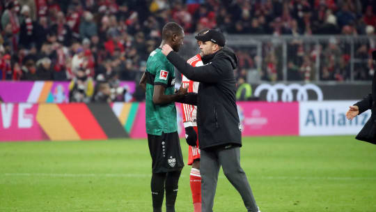 Möchte Guirassy nicht an der Anzahl seiner Tore messen: VfB-Trainer Sebastian Hoeneß.