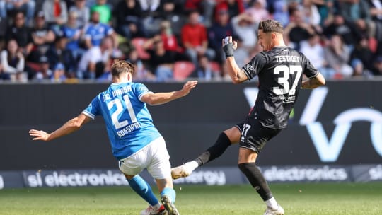 3. Liga; FC Ingolstadt 04 - FC Hansa Rostock; Tor Jubel Treffer Pascal Testroet (37, FCI) trifft unverhofft ins Tor Rossipal Alexander (21 HR) 3. Liga - FC Ingolstadt 04 Saison 2024 2025 FC Hansa Rostock *** 3 Liga FC Ingolstadt 04 FC Hansa Rostock Goal Cheers Goal Pascal Testroet 37, FCI scores unexpectedly Rossipal Alexander 21 HR 3 Liga FC Ingolstadt 04 Season 2024 2025 FC Hansa Rostock