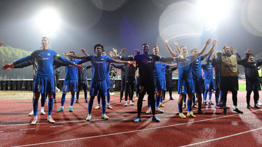 Jubel beim Underdog: RFS feiert das 2:2 gegen Cim Bom.