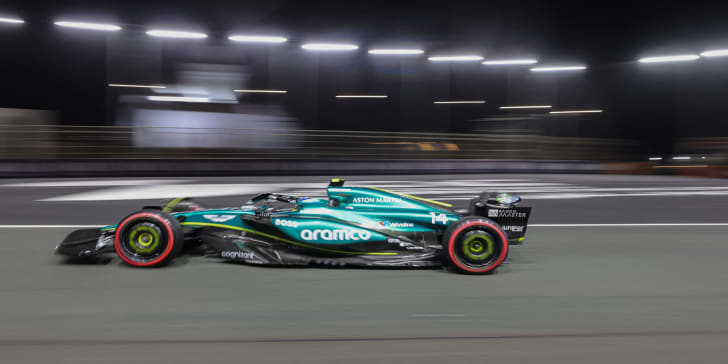 Schnell unterwegs bei den ersten beiden Trainingseinheiten: Fernando Alonso im Aston Martin.