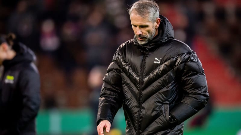 HAMBURG, GERMANY - JANUARY 18: Manager Marco Rose (BVB) reacts after the final whistle during the DFB Cup round of sixteen match between FC St Pauli and Borussia Dortmund at Millerntor Stadium on January 18, 2022 in Hamburg, Germany. (Photo by Alexandre Simoes/Borussia Dortmund via Getty Images)