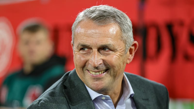 DUESSELDORF, GERMANY - OCTOBER 21: Manager Klaus Allofs of Fortuna Duesseldorf looks on prior to the Second Bundesliga match between Fortuna Düsseldorf and 1. FC Kaiserslautern at Merkur Spiel-Arena on October 22, 2023 in Duesseldorf, Germany. (Photo by Stefan Brauer/DeFodi Images via Getty Images)