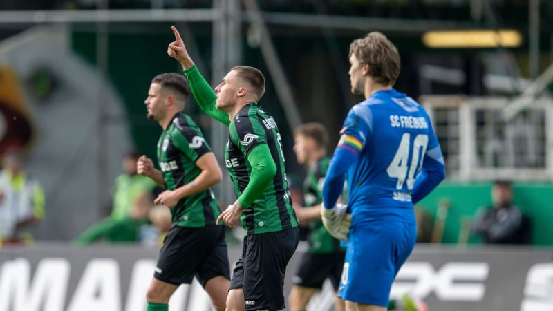 Fußball: 3. Liga, 34. Spieltag: Preußen Münster - SC Freiburg II am 21.04.24 im Preußenstadion am Berg Fidel in Münster. Münsters Joel Grodowski jubelt nach seinem Tor zum 1:0. WICHTIGER HINWEIS: Gemäß den Vorgaben der DFL Deutsche Fußball Liga bzw. des DFB Deutscher Fußball-Bund ist es untersagt, in dem Stadion und oder vom Spiel angefertigte Fotoaufnahmen in Form von Sequenzbildern und oder videoähnlichen Fotostrecken zu verwerten bzw. verwerten zu lassen. *** Soccer 3 Liga, 34 Matchday Preußen Münster SC Freiburg II on 21 04 24 at the Preußenstadion am Berg Fidel in Münster Münsters Joel Grodowski cheers after his goal for 1 0 IMPORTANT NOTICE According to the regulations of the DFL German Football League or the DFB German Football Association, it is prohibited to use or have used photographs taken in the stadium and or of the match in the form of sequential images and or video-like photo series Copyright: xDavidxInderliedx