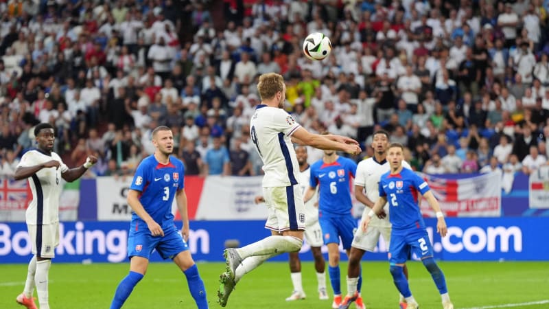 England v Slovakia - UEFA EURO, EM, Europameisterschaft,Fussball 2024 - Round of 16 - Arena AufSchalke England s Harry Kane scores their side s second goal of the game during the UEFA Euro 2024, round of 16 match at the Arena AufSchalke in Gelsenkirchen, Germany. Picture date: Sunday June 30, 2024. Use subject to FA restrictions. Editorial use only. Commercial use only with prior written consent of the FA. No editing except cropping. PUBLICATIONxNOTxINxUKxIRL Copyright: xBradleyxCollyerx 76708513