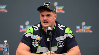 NFL, American Football Herren, USA Super Bowl LX-Seattle Seahawks press conference, PK, Pressekonferenz Feb 5, 2026; San Jose, CA, USA; Seattle Seahawks guard Grey Zabel (76) talks to media members at the San Jose Marriott. San Jose San Jose Marriott CA USA, EDITORIAL USE ONLY PUBLICATIONxINxGERxSUIxAUTxONLY Copyright: xDarrenxYamashitax 20260205_dhy_yl1_03716