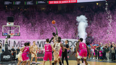 Wenyen Gabriel, Center, (FC Bayern Basketball 32), Isiaha Mike, Forward, (FC Bayern Basketball 22), , Telekom Baskets Bonn vs. FC Bayern Basketball, Basketball, BBL, 31. Spieltag, 21.12.2025 Koeln Nordrhein-Westfalen Deutschland *** Wenyen Gabriel, Center, FC Bayern Basketball 32 , Isiaha Mike, Forward, FC Bayern Basketball 22 , , Telekom Baskets Bonn vs FC Bayern Basketball, Basketball, BBL, 31 Matchday, 21 12 2025 Cologne North Rhine-Westphalia Germany Copyright: xkolbert-press MartinxWdziecznyx