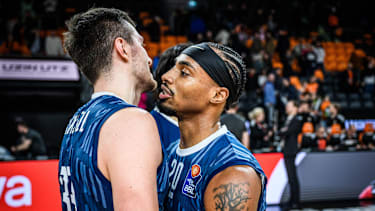 Neu Ulm, Deutschland, 24.01.26: Ryan Miksell (MLP Academics Heidelberg) und Michael Weathers (MLP Academics Heidelberg) gestikuliert, gestik waehrend des Basketball Bundesliga Spiels zwischen ratiopharm ulm vs MLP Academics Heidelberg in der ratiopharm Arena am 24. Januar 2026 in Neu Ulm, Deutschland. (Foto von Harry Langer DeFodi Images) ratiopharm Arena, Germany, 24.01.26: Ryan Miksell (MLP Academics Heidelberg) und Michael Weathers (MLP Academics Heidelberg) gestures during the Basketball Bundesliga match between ratiopharm ulm vs MLP Academics Heidelberg at Neu Ulm on January 24, 2026 in ratiopharm Arena, Germany. (Photo by Harry Langer DeFodi Images) (Photo by Harry Langer DeFodi Images) - *** Neu Ulm, Germany, 24 01 26 Ryan Miksell MLP Academics Heidelberg and Michael Weathers MLP Academics Heidelberg gestures during the Basketball Bundesliga match between ratiopharm ulm vs MLP Academics Heidelberg at ratiopharm Arena on January 24, 2026 in Neu Ulm, Germany Photo by Harry Langer DeFodi Images ratiopharm Arena, Germany, 24 01 26 Ryan Miksell MLP Academics Heidelberg and Michael Weathers MLP Academics Heidelberg gestures during the Basketball Bundesliga match between ratiopharm ulm vs MLP Academics Heidelberg at Neu Ulm on January 24, 2026 in ratiopharm Arena, Germany Photo by Harry Langer DeFodi Images Photo by Harry Langer DeFodi Images