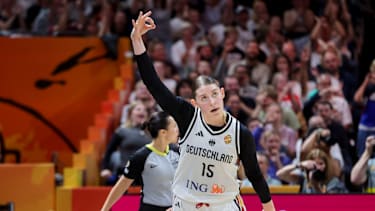 Luisa Geiselsoder (Germany) cheers during the FIBA Women s Basketball World Cup Germany 2026 group match between Germany and Mali at Berlin Arena on September 7, 2026 in Berlin, Germany. (Photo by Marco Steinbrenner DeFodi Images) - *** Luisa Geiselsoder of Germany cheers during the FIBA Women s Basketball World Cup Germany 2026 group match between Germany and Mali at the Berlin Arena on September 7, 2026, in Berlin, Germany. Photo by Marco Steinbrenner, DeFodi Images