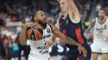 Carlik Jones (Partizan Belgrad, 01) mit Tobias Jensen (FC Bayern Basketball, 08), GER, FC Bayern Basketball vs. Partizan Mozzart Bet Belgrad, Basketball, Euroleague, 3. Spieltag, Saison 2026 2027, 02.10.2026, GER, FC Bayern Basketball vs. Partizan Mozzart Bet Belgrad, Basketball, Euroleague, 3. Spieltag, Saison 2026 2027, 02.10.2026 Muenchen *** Carlik Jones, Partizan Belgrade, 01; Tobias Jensen, FC Bayern Basketball, 08, GER, FC Bayern Basketball vs. Partizan Mozzart Bet Belgrade, Basketball, EuroLeague, Matchday 3, 2026-2027 Season, October 2, 2026, GER, FC Bayern Basketball vs. Partizan Mozzart Bet Belgrade, Basketball, EuroLeague, Matchday 3, 2026-2027 Season, October 2, 2026, Munich Copyright: xEibner-Pressefoto JennixMaulx EP_JML