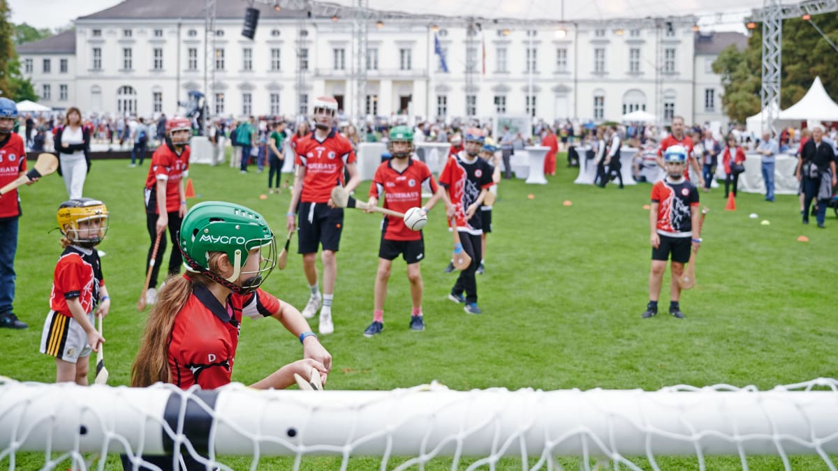 "Es kann auch sehr hart sein": Irischer Sport in Deutschland