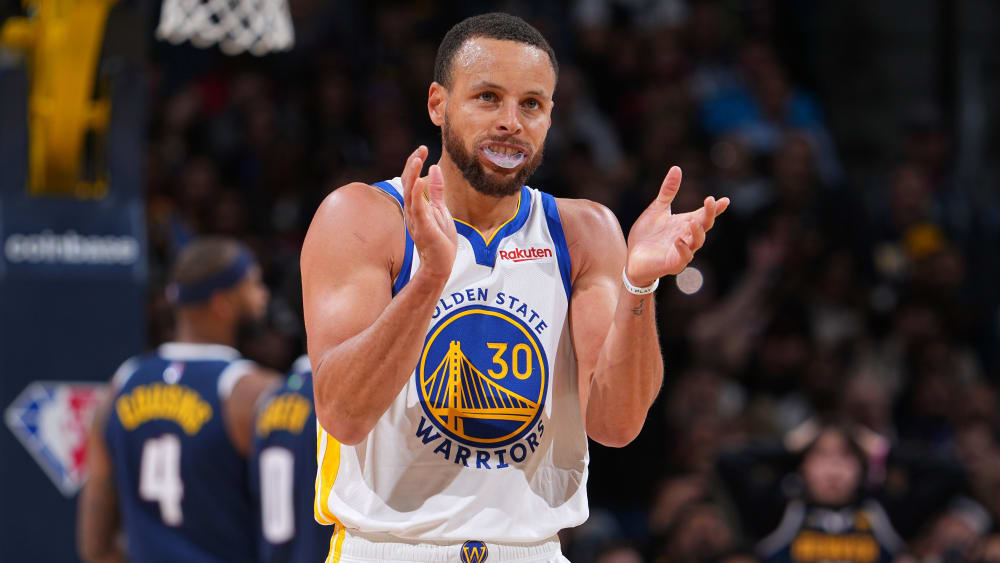 Stephen Curry is the next big name in sneakers: When Julius Erving got his  prediction horribly wrong about who would be the next Michael Jordan in the  shoe game - The SportsRush