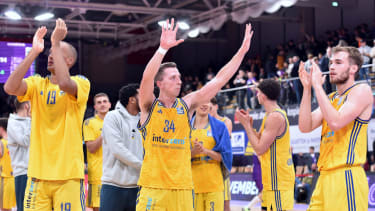 Sport Bilder des Tages Jubel, Freude nach dem Sieg, Justin Bean (Alba Berlin 34), Louis Olinde (Alba Berlin 19), Malte Delow (Alba Berlin 6) , GER, BG Goettingen - Alba Berlin, Basketball, Bundesliga BBL, Saison 2023-2024, 5. Spieltag, 30.10.2023. GER, BG Goettingen - Alba Berlin, Basketball Bundesliga, Saison 2023-2024, 30.10.2023 *** Cheers, joy after the victory, Justin Bean Alba Berlin 34 , Louis Olinde Alba Berlin 19 , Malte Delow Alba Berlin 6 , GER, BG Goettingen Alba Berlin, basketball, Bundesliga BBL, season 2023 2024, 5 match day, 30 10 2023 GER, BG Goettingen Alba Berlin, Basketball Bundesliga, season 2023 2024, 30 10 2023 Copyright: xEibner-Pressefotox-xRolandxSippex EP_RSL