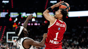 MUNICH, GERMANY - OCTOBER 08: Oscar Da Silva (FC Bayern Muenchen, 1) controls the ball against Rasheed Bello (Virtus Bologna, 0) during the Turkish Airlines EuroLeague match between FC Bayern Muenchen vs. Virtus Bologna at SAP Garden on round 4 of Turkish Airlines EuroLeague on October 08, 2026 in Munich, Germany. Bavaria Germany Copyright: xSteffiexWunderlx