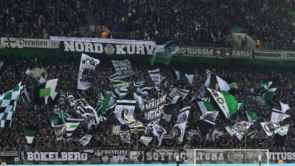 Fans von Borussia Mönchengladbach im Borussia-Park.