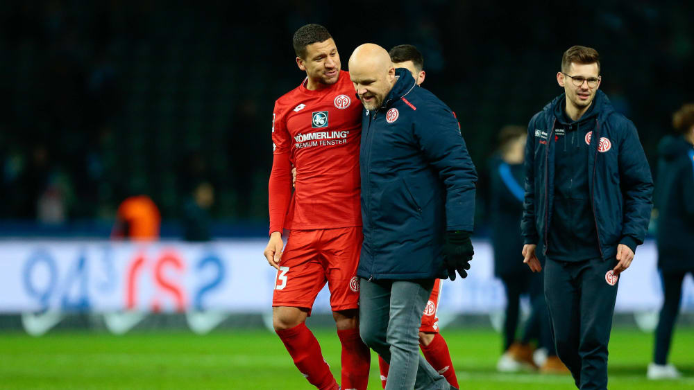 Jeffrey Bruma mit Rouven Schröder