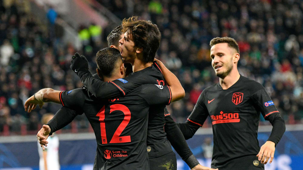 Matchwinner: Seine Atletico-Teamkollegen herzen Joao Felix (Mitte).