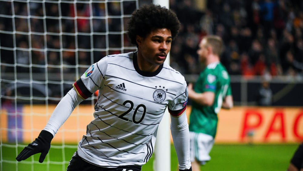 Dreierpacks im DFB-Trikot: Gnabry reiht sich ein ...
