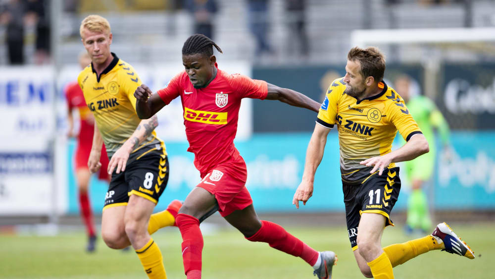 Dynamo Dresden steht kurz vor der Verpflichtung von Godsway Donyoh (Mitte).