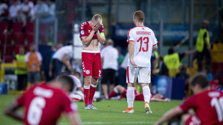 Am Ende nutzte der Sieg nichts: Dänische Spieler nach Abpfiff.