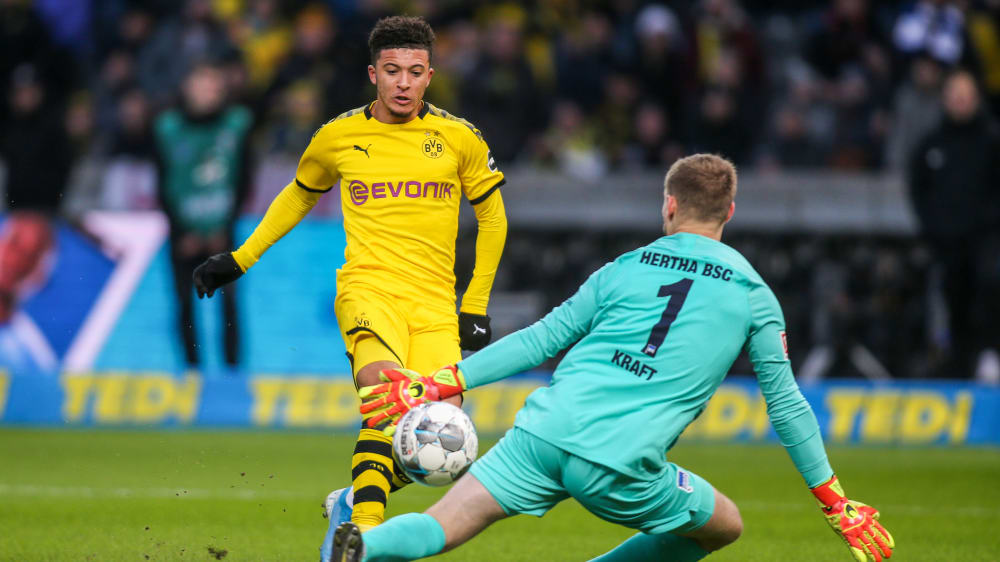 Jadon Sancho bringt Dortmund in Berlin mit 1:0 in F&#252;hrung. 