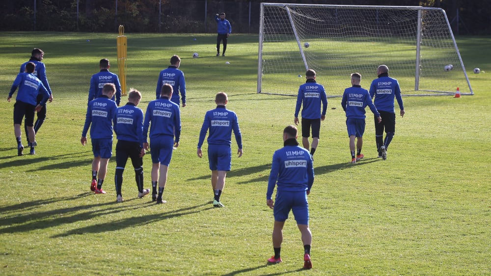 Gehen runter vom Platz: Die Stuttgarter Kickers setzen genauso wie der SGV Freiberg den Trainingsbetrieb aus.