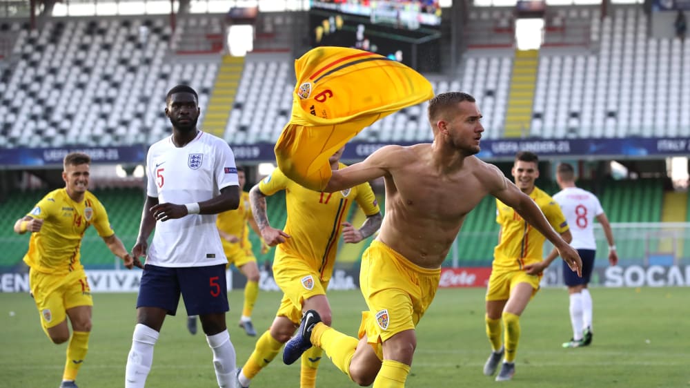 Grenzenlose Freude: George Puskas bejubelt sein Tor zum zwischenzeitlichen 1:0.