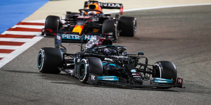 Lewis Hamilton und Max Verstappen machten den Sieg ín Bahrain unter sich aus.