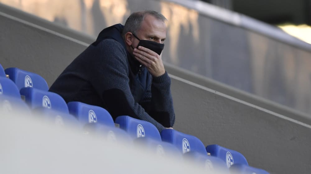 Schalkes Sportvorstand Jochen Schneider ist mit dem aktuellen Umgang mit dem Videobeweis nicht zufrieden.
