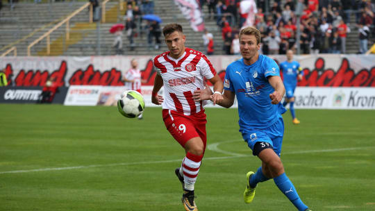 Patrick Polk (blau) geht zum SV Lippstadt in die Regionalliga.