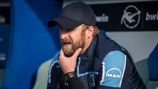 Sah die dritte Niederlage in Serie für seine Mannschaft: Löwen-Trainer Daniel Bierofka. 