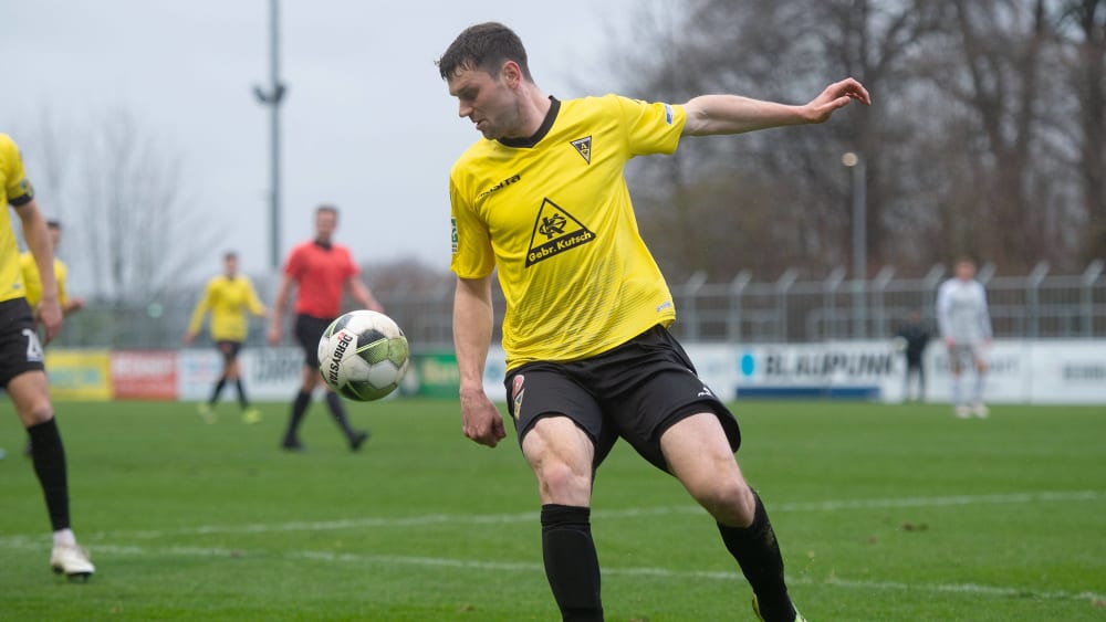 Alexander Heinze bringt Alemannia Aachen in Führung
