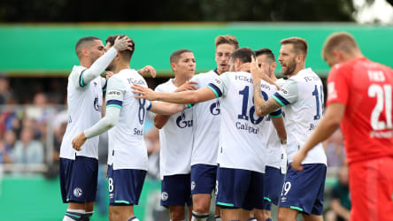 Die Schalker durften bei Drochtersen /Assel das Weiterkommen bejubeln.