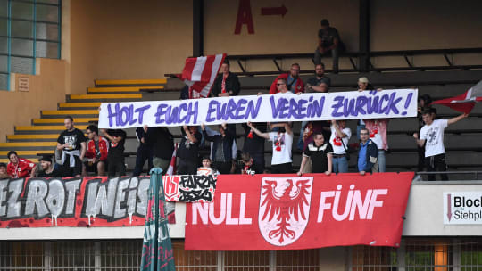 "Holt Euch Euren Verein zurück!" - Diese Botschaft galt im Frühjahr 2019 den Fans des Rivalen TeBe Berlin, ein Jahr später durfte der Brandenburger SC Süd ebenfalls erfahren, was Engagement bewirken kann.