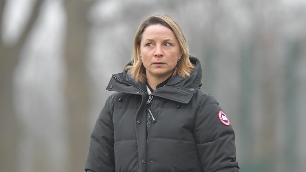 Der Blick geht zu anderen Vereinen: Inka Grings verl&#228;sst den SV Straelen, um eine neue Herausforderung in ihrer Trainerkarriere anzugehen.