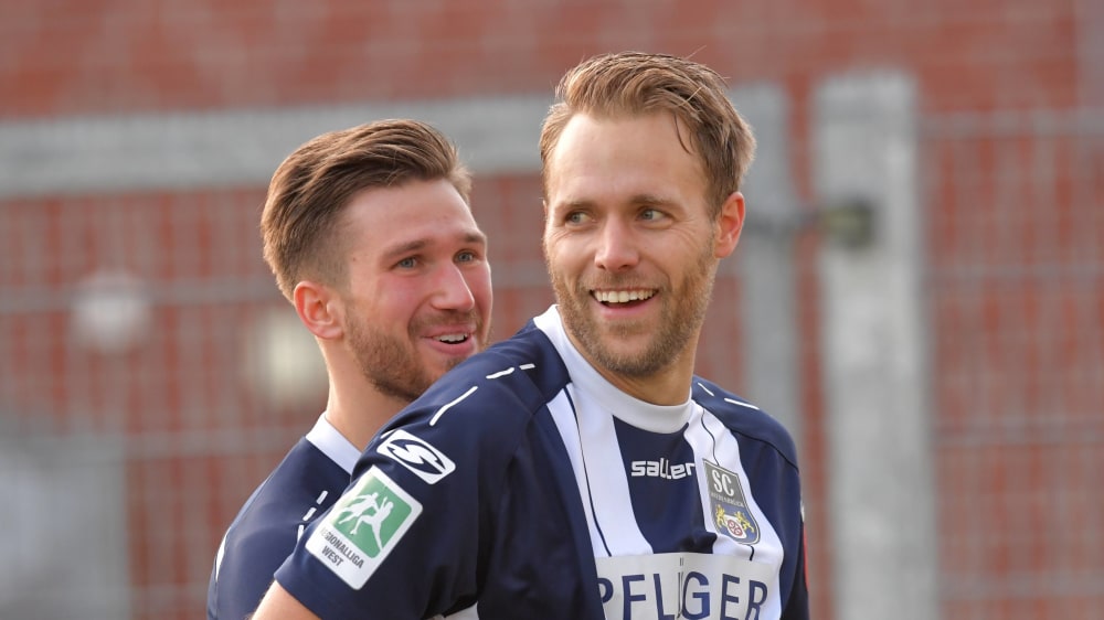 Auf ihn kommt es jetzt an: Ex-Profi Daniel Brinkmann (rechts) ist neuer Trainer des SC Wiedenbrück.