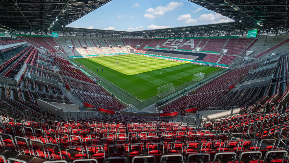 FC Augsburg gegen BVB mit 6000 Fans und reduzierten ...