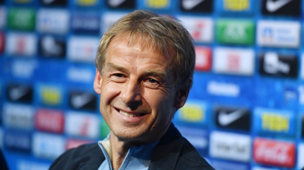 J&#252;rgen Klinsmann verabschiedete sich 1999 als aktiver Fu&#223;baller, sp&#228;ter trainierte er unter anderem die deutsche Nationalmannschaft.