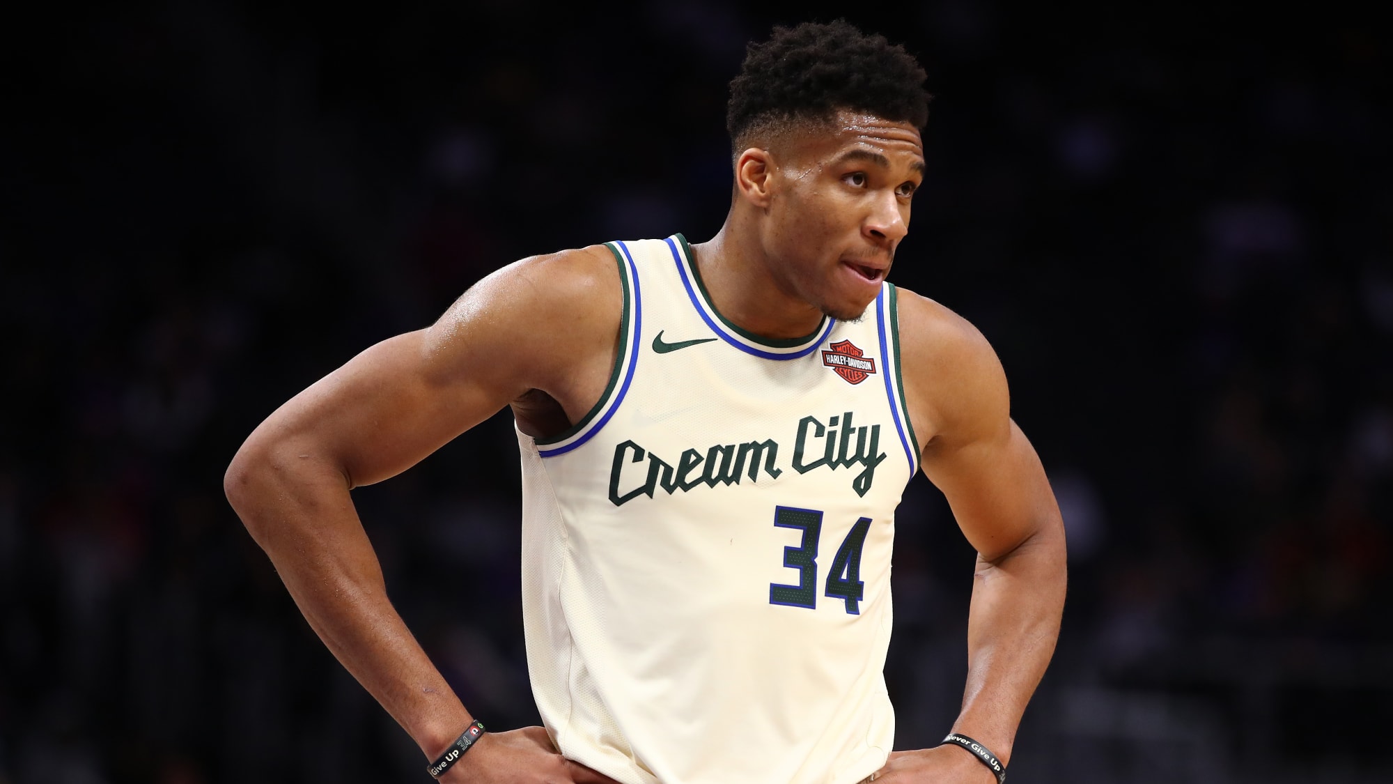 Giannis Antetokounmpo Muskeln / Giannis Antetokounmpo Und Der Hashtag 25yearcareer Eurohoops : Waiting would give antetokounmpo maximum leverage over milwaukee over the next 12 months.