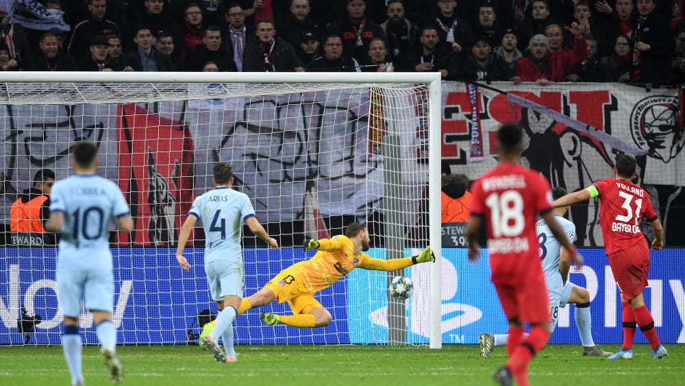 Kevin Volland (re.)