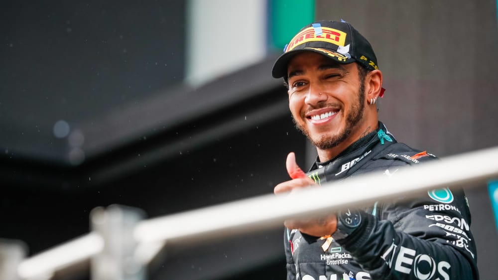 Weltmeister Lewis Hamilton steht vor den Vertragsverhandlungen.
