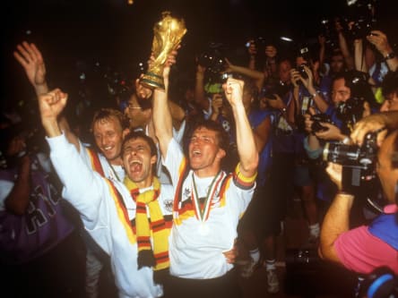Pierre Littbarski mit Lothar Matthäus