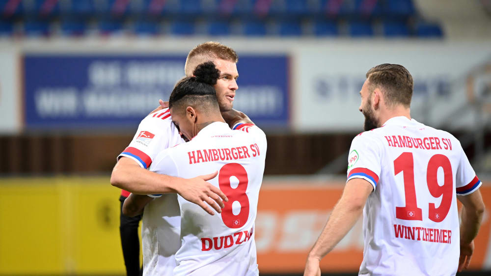 Hamburg jubelt: Beim 4:3 in Paderborn drehte der HSV einen Pausenr&#252;ckstand. 