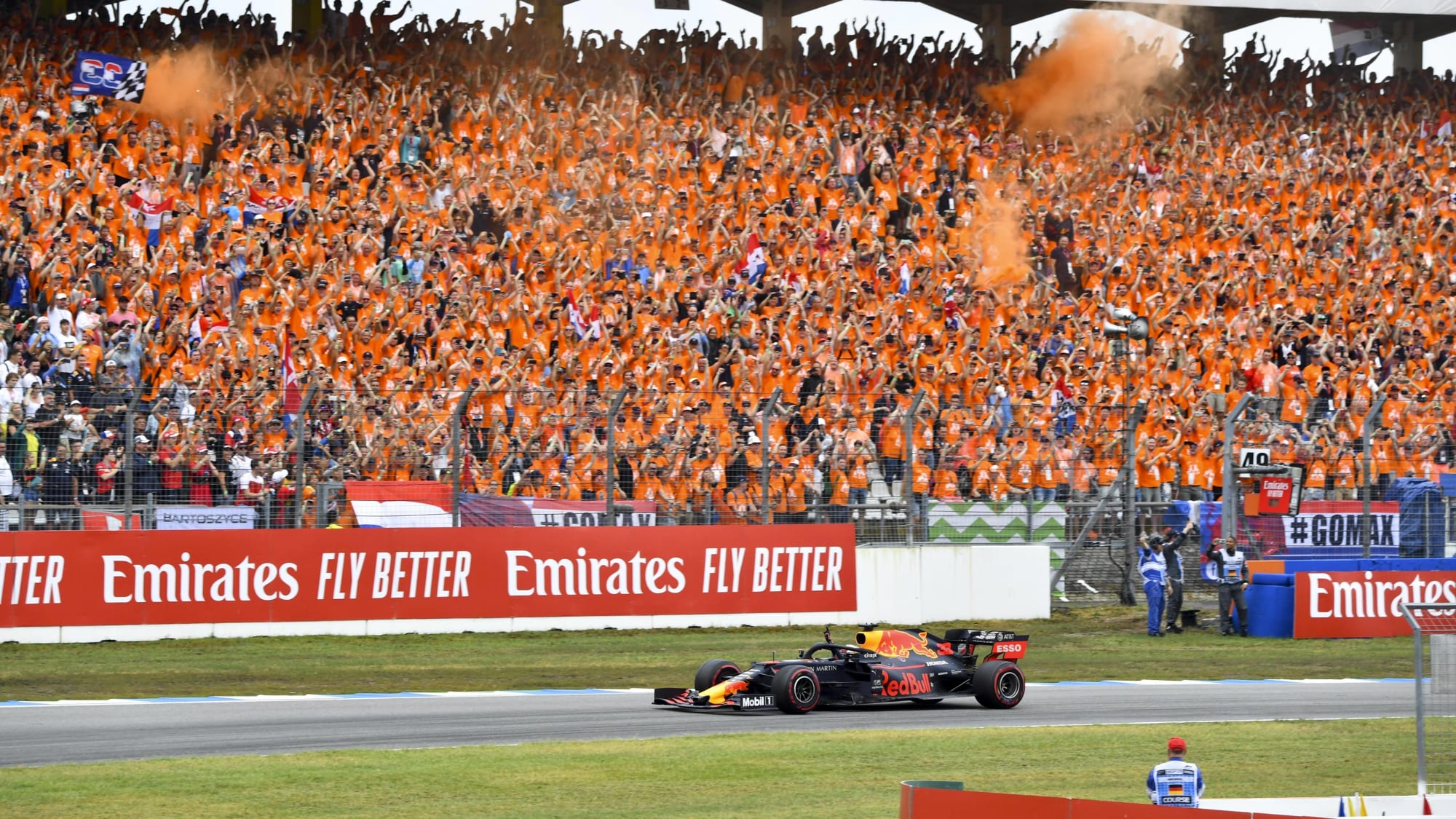 Verstappen gewann beim vorerst letzten Grand Prix von Deutschland, verwies Lokalmatador Vettel vor vielen niederl&#228;ndischen Fans auf Rang zwei. 