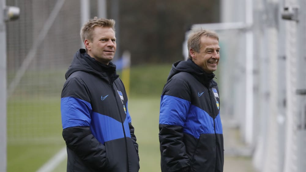 Markus Feldhoff (li.) geh&#246;rt seit November zum Trainerteam von J&#252;rgen Klinsmann bei Hertha BSC.