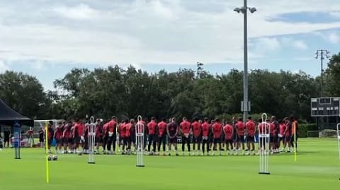 Schweigeminute im Training