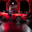 Da hieß das Auto noch "Milano": Alfa-Chef Jean-Philippe Imparato bei der Premiere des SUVs in Mailand.