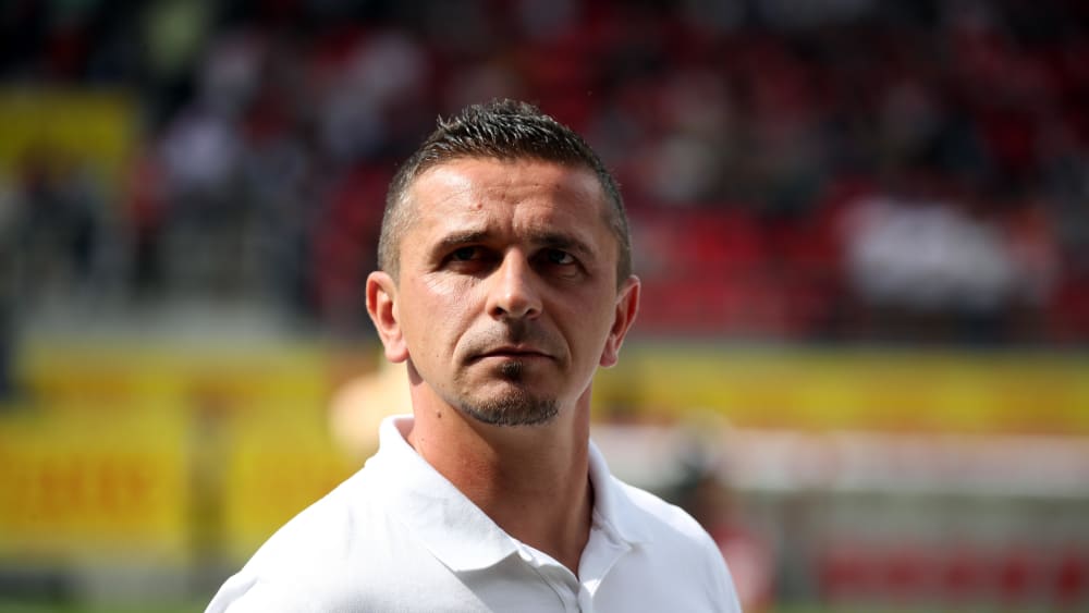 Seit dieser Saison als Cheftrainer in Regensburg t&#228;tig: Mersad Selimbegovic.