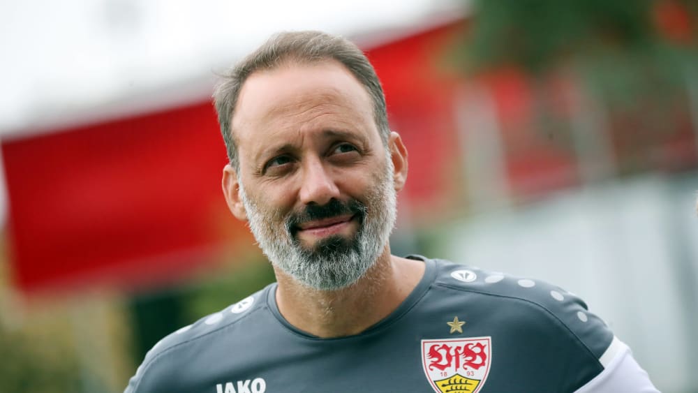 VfB-Trainer Pellegrino Matarazzo freut sich auf ein Spiel vor Zuschauern. 