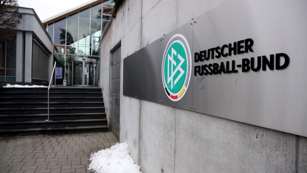 Nach Wikipedia Kritik Dfb Bittet Um Entschuldigung Kicker