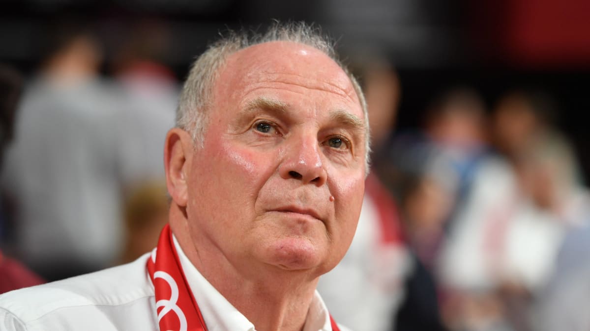 Hoeness Geht Es Langsam Auf Die Nerven Gesprache Wegen Kabak Bundesliga Kicker